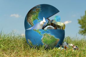130 giorni in mare per il catamarano di plastica