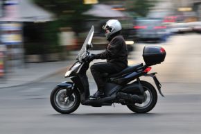 Comune responsabile per caduta dal motorino