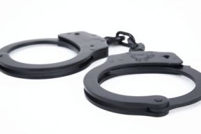 Carcere non obbligatorio per la violenza di gruppo